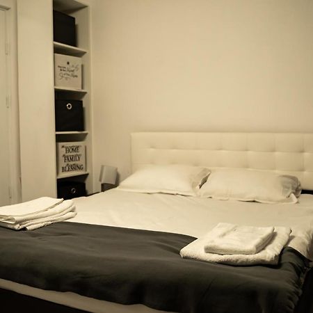 Studio Six Continents Petroşani Екстериор снимка