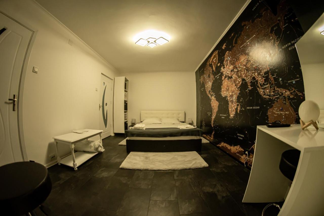 Studio Six Continents Petroşani Екстериор снимка